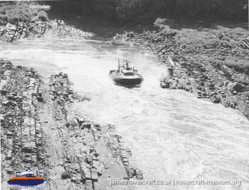 SRN5 in the Tropics -  (credit: The <a href='http://www.hovercraft-museum.org/' target='_blank'>Hovercraft Museum Trust</a>).